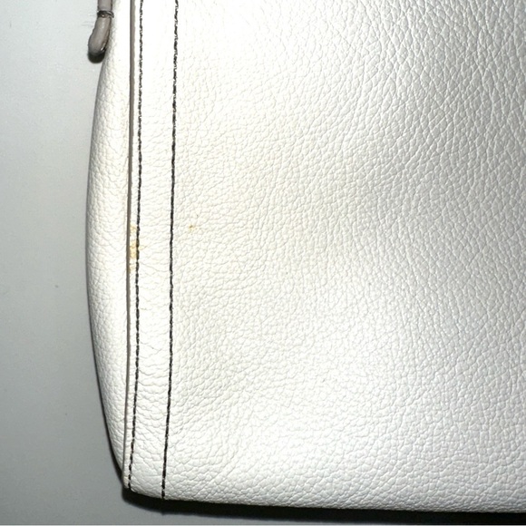 Fossil Pebble Leather Emma Coconut Crossbody Bag - Picture 8 of 9